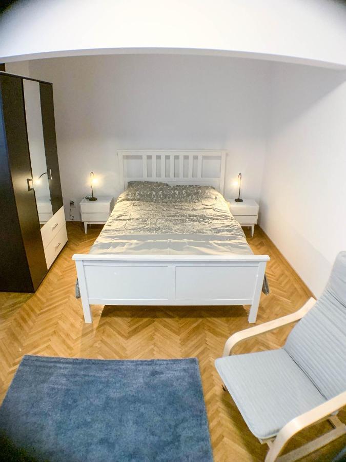 Luterana Studio Apartment Bucarest Esterno foto